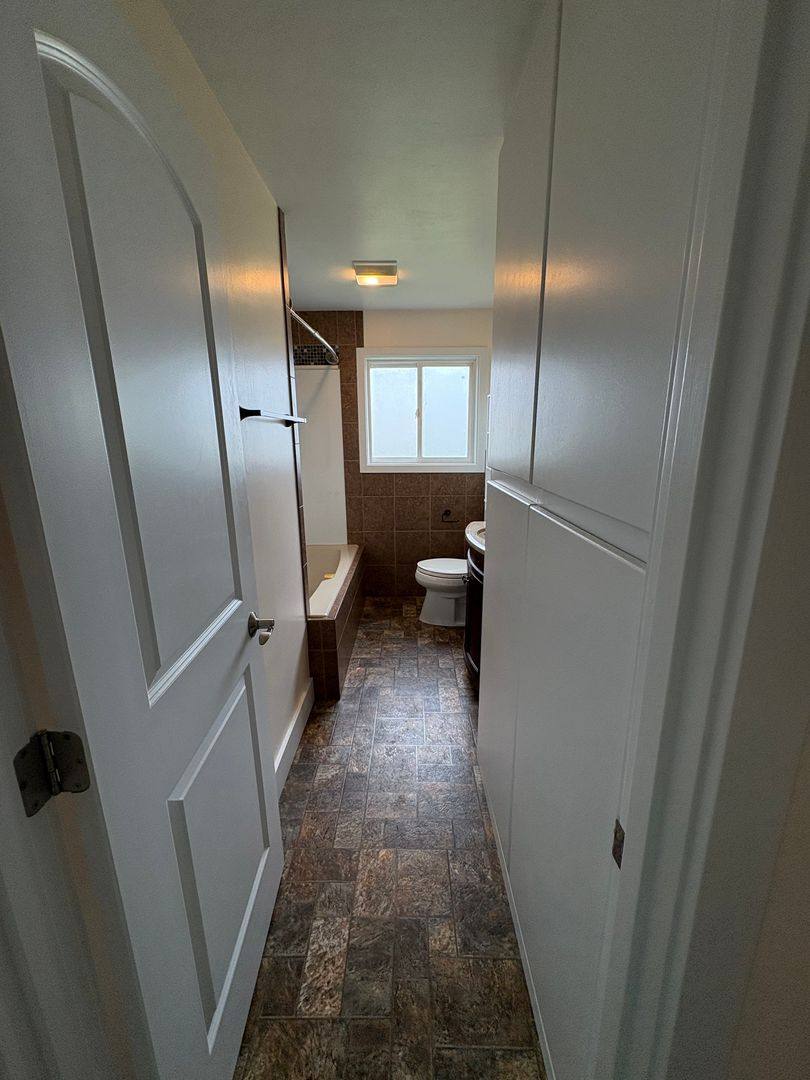 House for rent at 8538 Adams Rd N, Quincy, WA 98848