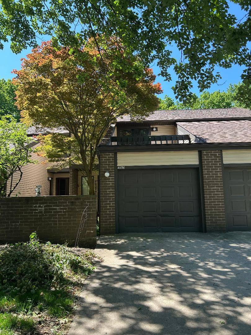 Townhouse for rent at 4456 Donna Dr, Cleveland, OH 44143