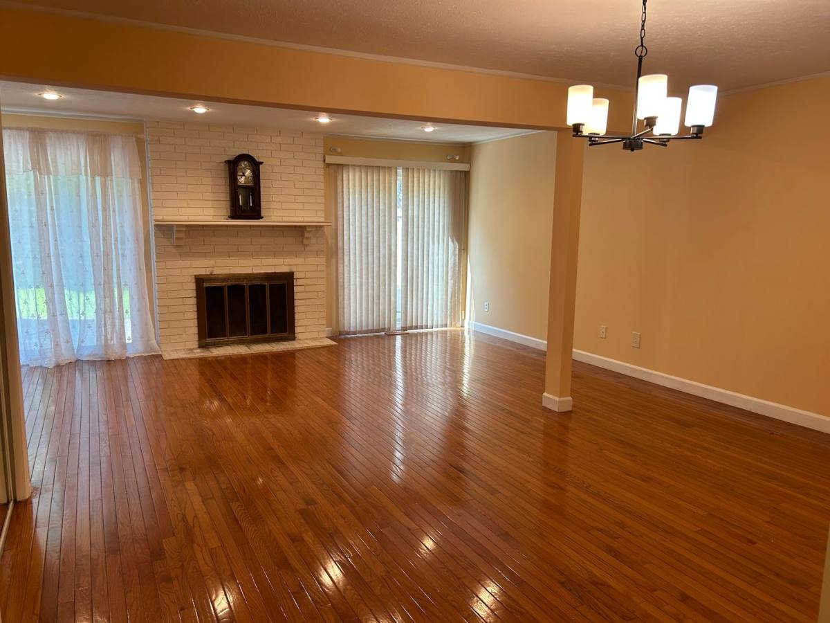 Townhouse for rent at 4456 Donna Dr, Cleveland, OH 44143