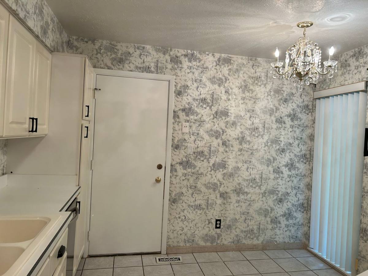 Townhouse for rent at 4456 Donna Dr, Cleveland, OH 44143