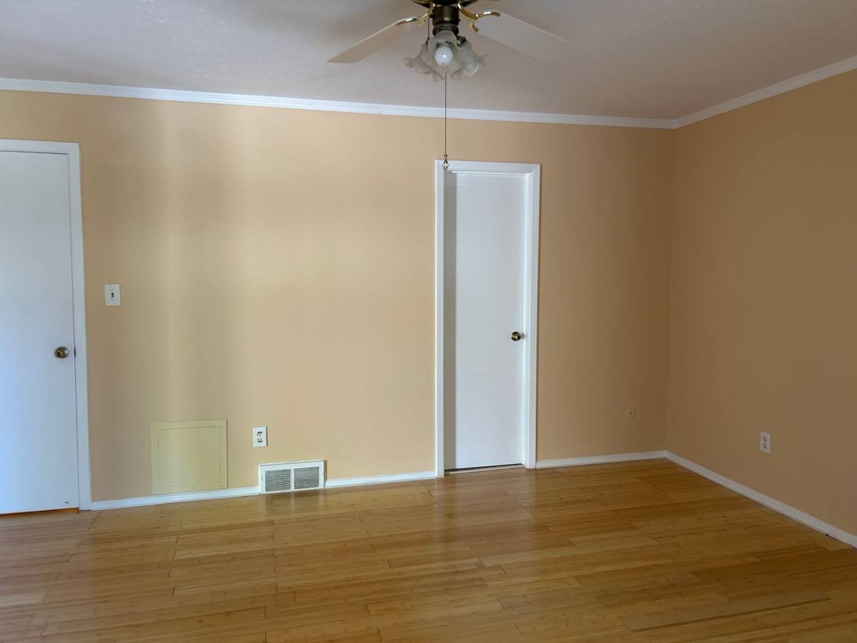 Townhouse for rent at 4456 Donna Dr, Cleveland, OH 44143
