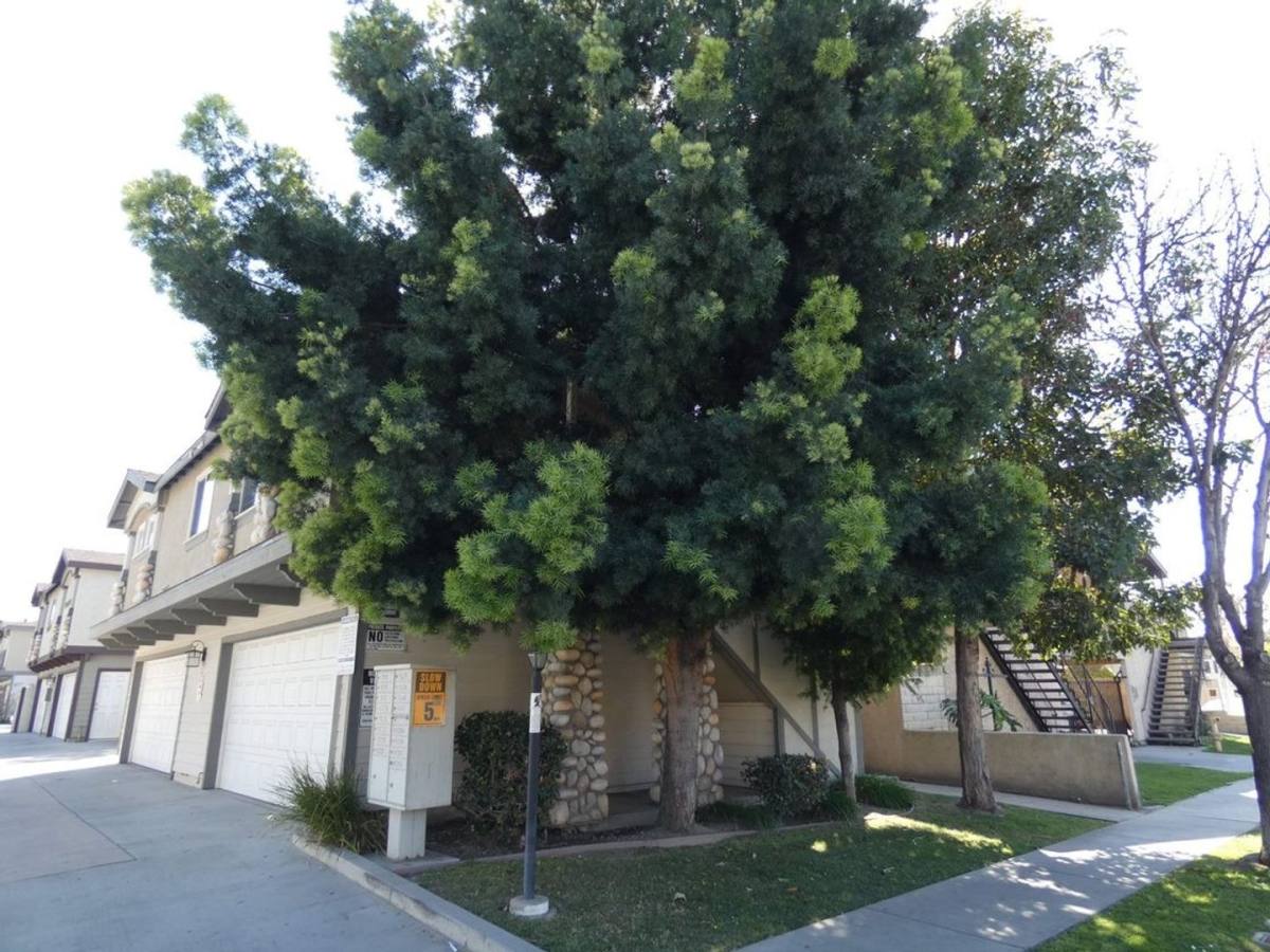 Apartment for rent at 9316-26 Palm St, Bellflower, CA 90706