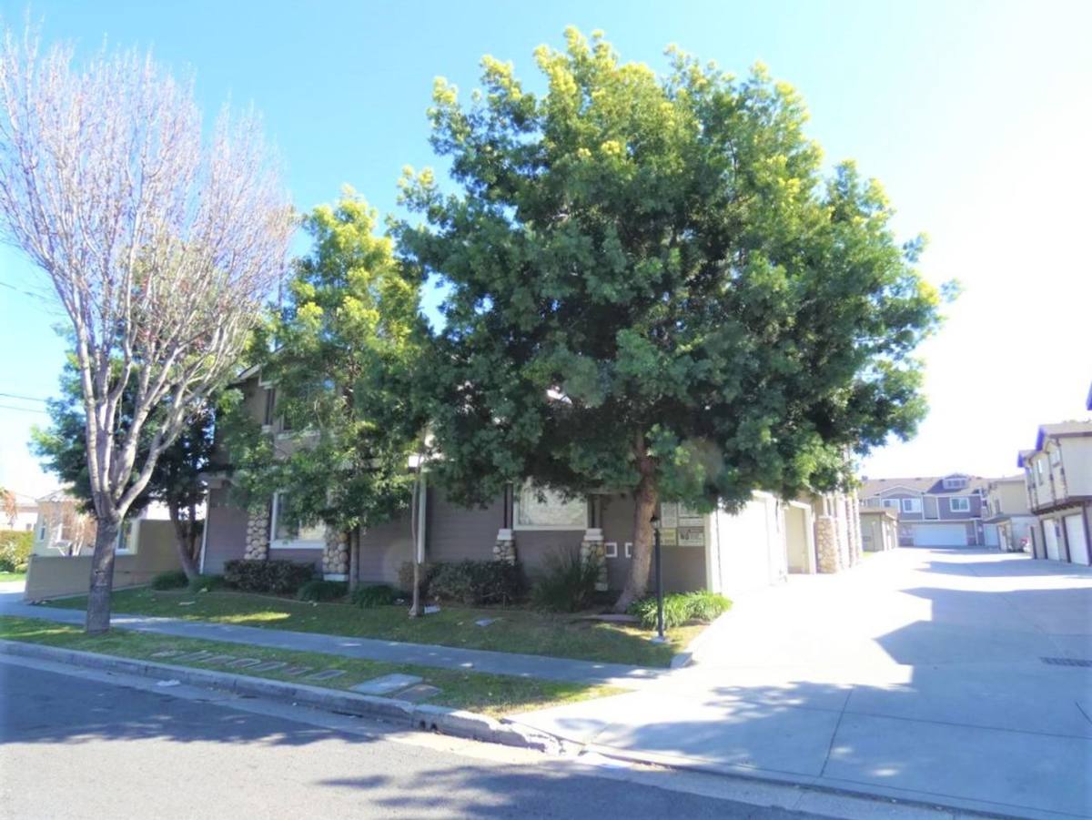 Apartment for rent at 9316-26 Palm St, Bellflower, CA 90706