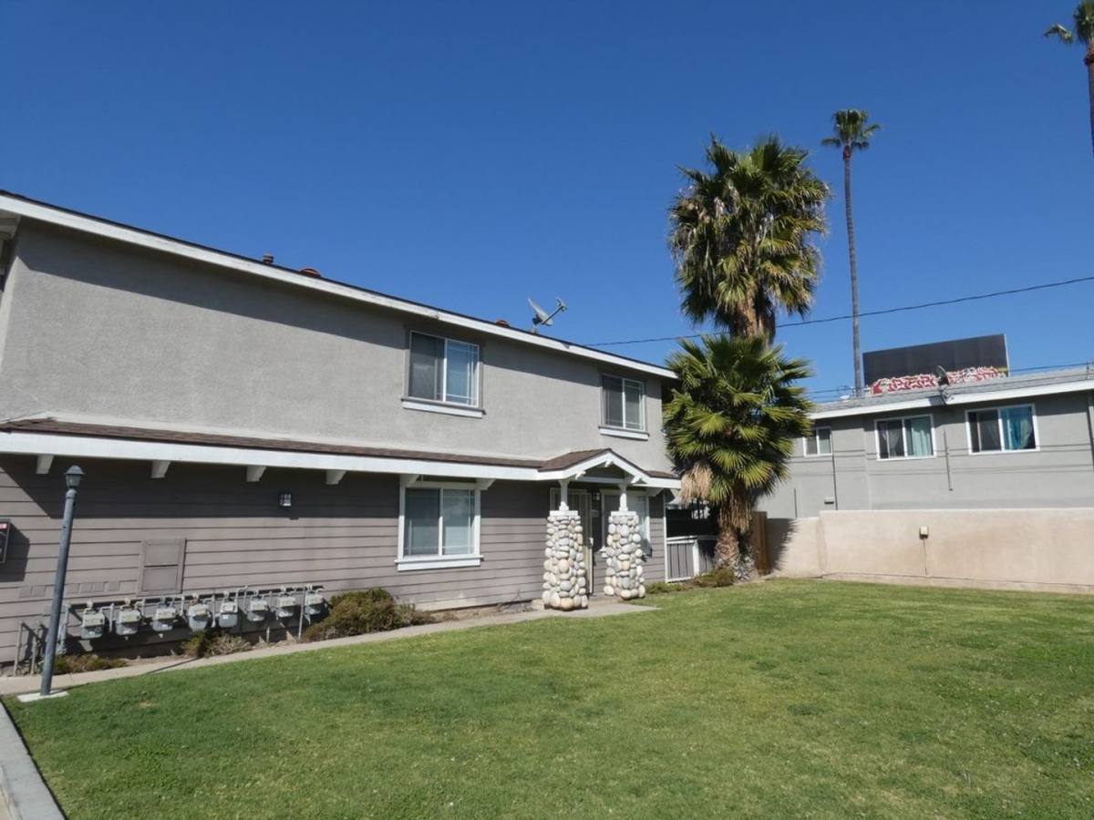 Apartment for rent at 9316-26 Palm St, Bellflower, CA 90706