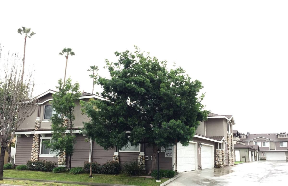 Apartment for rent at 9316-26 Palm St, Bellflower, CA 90706