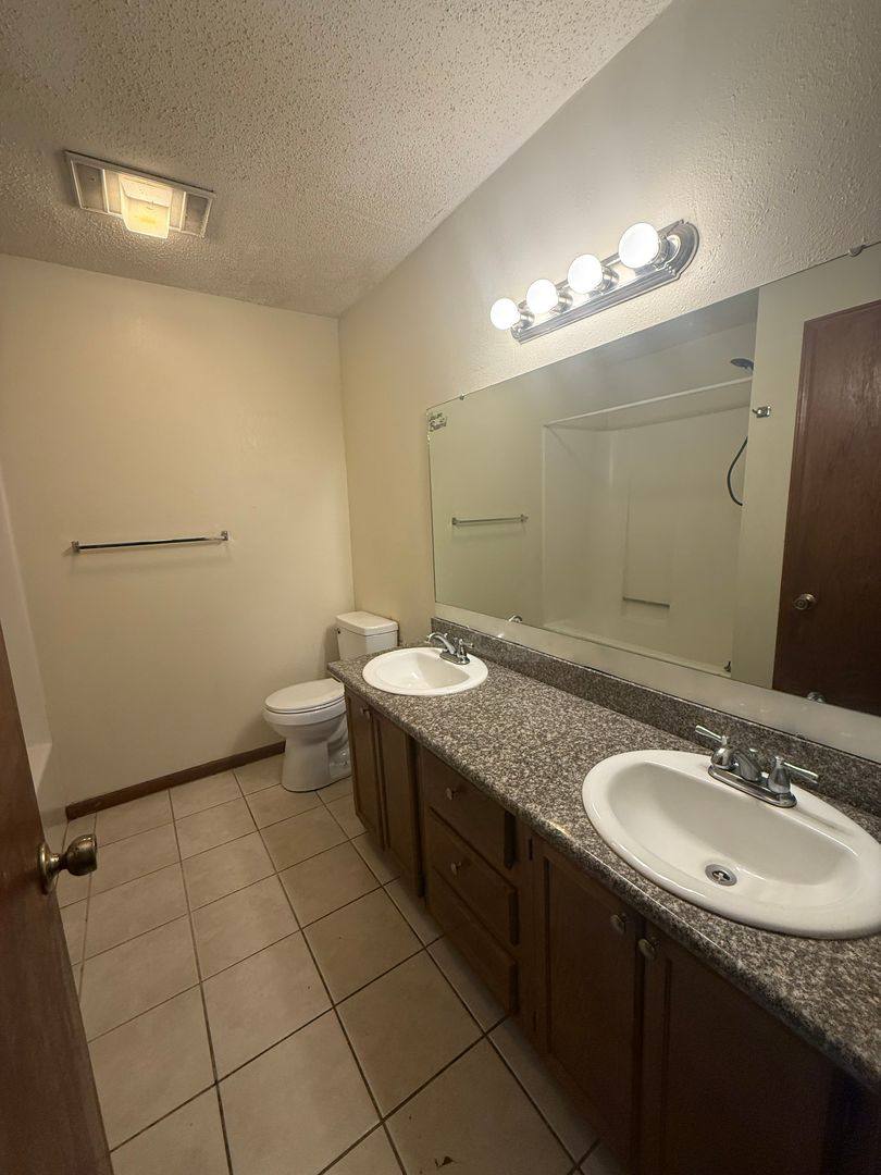Apartment for rent at 8231 Bayou Fountain Ave, Baton Rouge, LA 70820