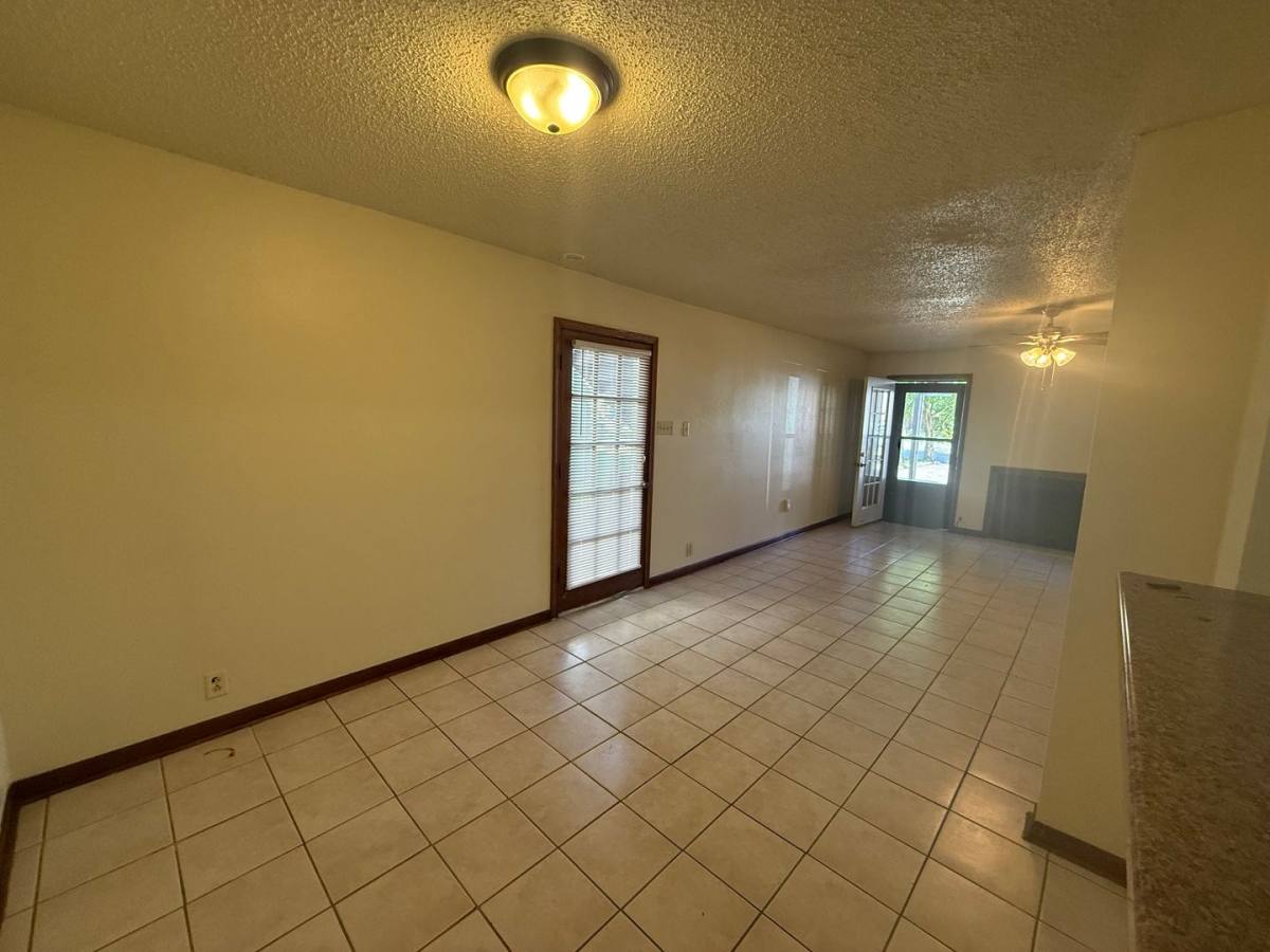 Apartment for rent at 8231 Bayou Fountain Ave, Baton Rouge, LA 70820