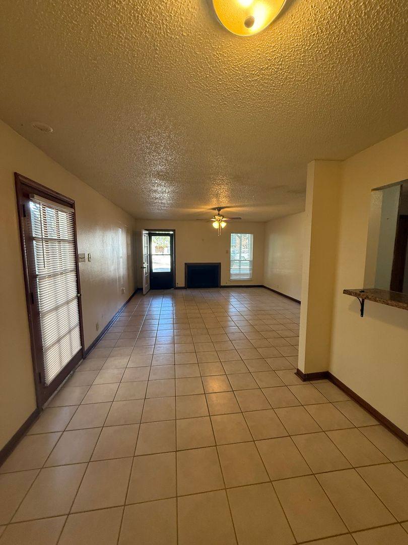 Apartment for rent at 8231 Bayou Fountain Ave, Baton Rouge, LA 70820