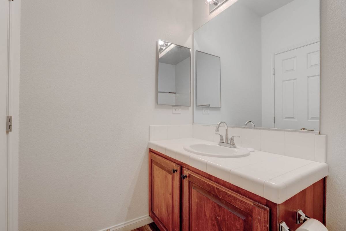 House for rent at 985 Noah Valley St, Henderson, NV 89052