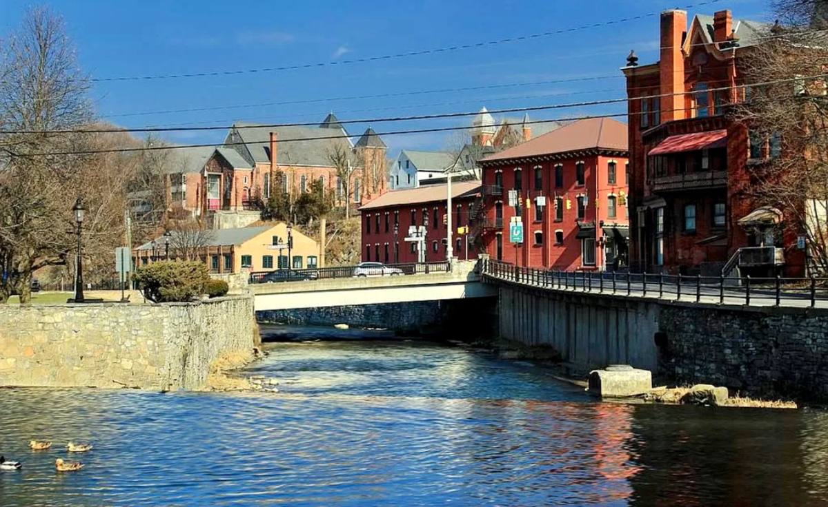 Apartment for rent at 219-221 W High St, Bellefonte, PA 16823