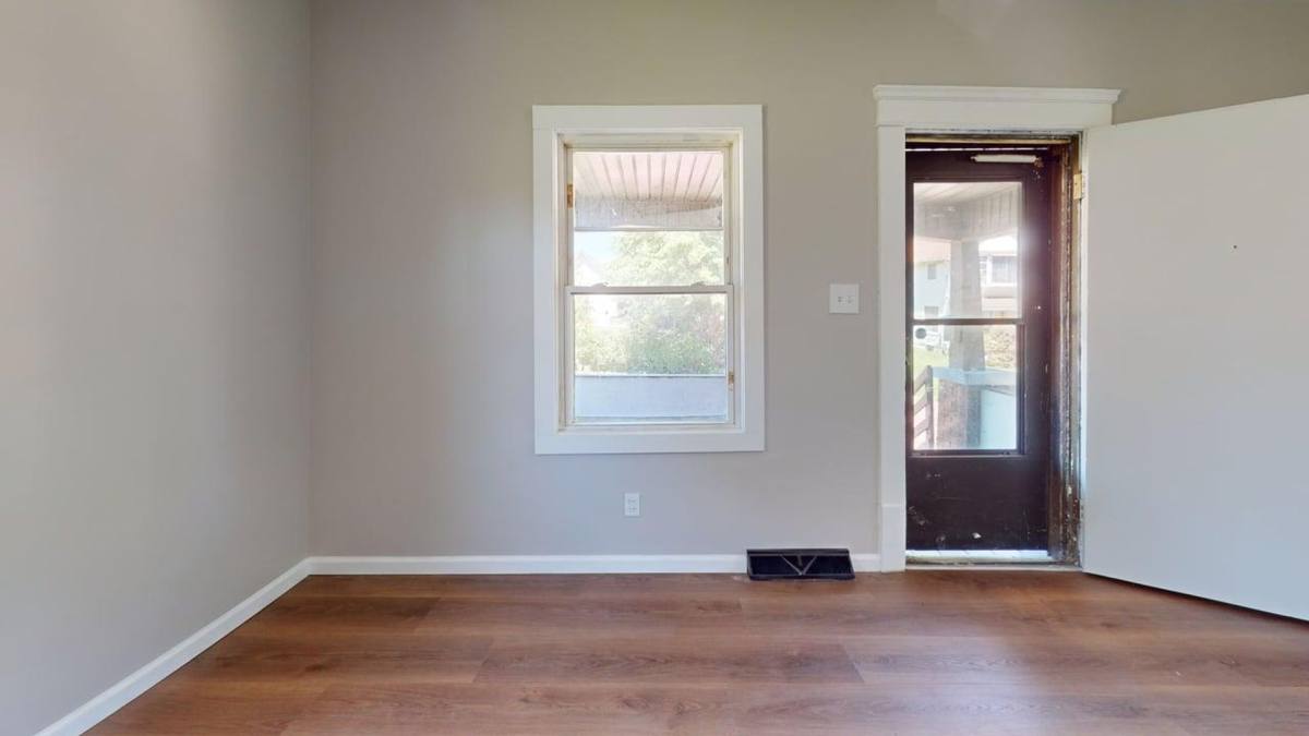 House for rent at 1280 7th Ave, Akron, OH 44306