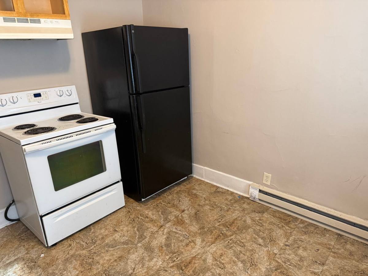 Apartment for rent at 831 N 9th St, Springfield, IL 62702