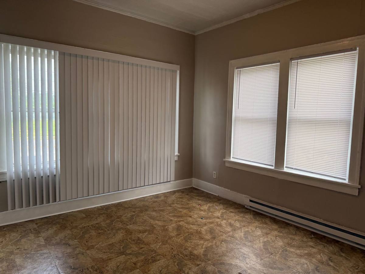 Apartment for rent at 831 N 9th St, Springfield, IL 62702