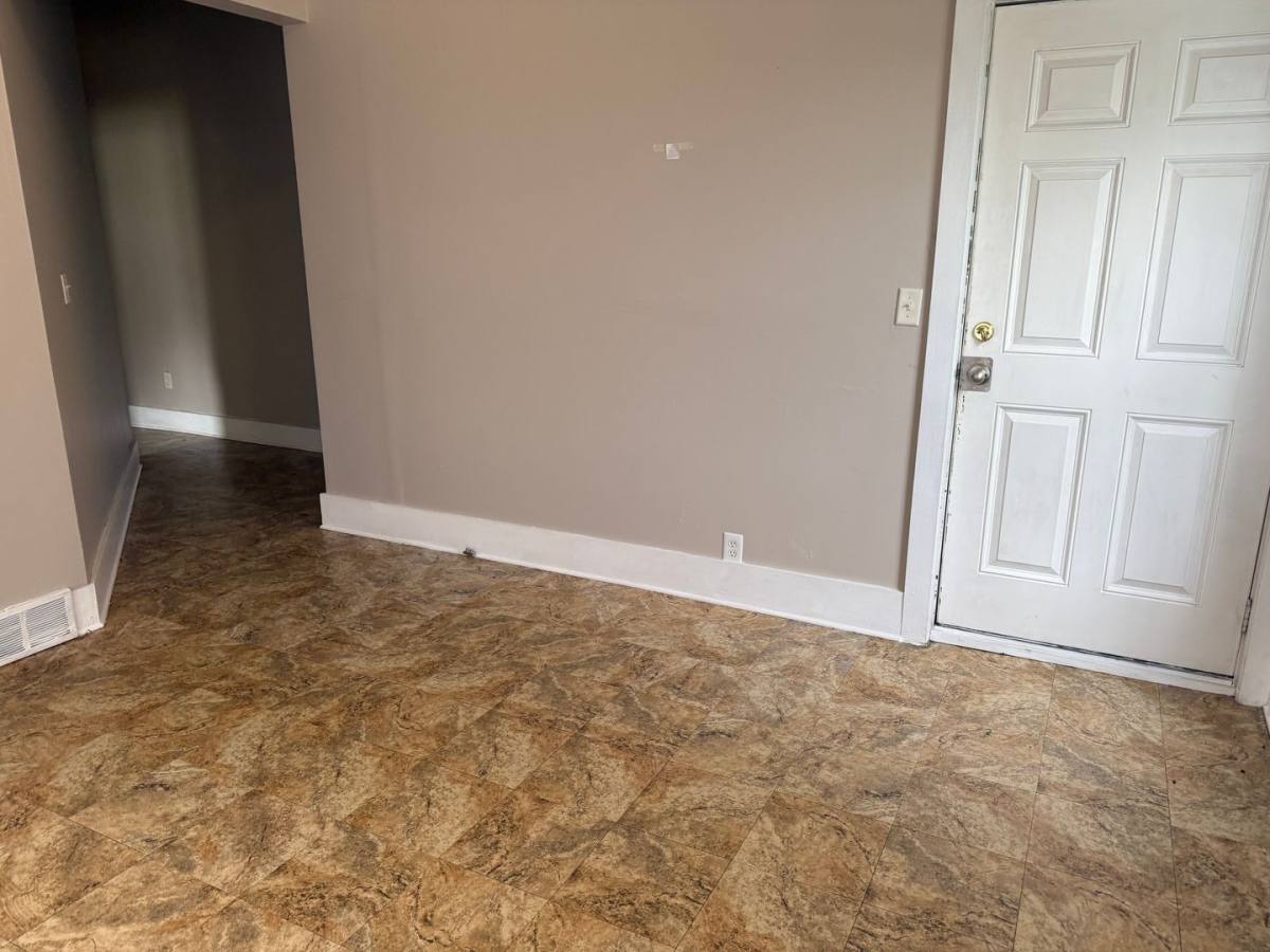 Apartment for rent at 831 N 9th St, Springfield, IL 62702