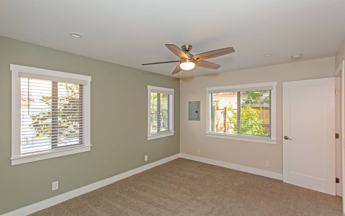 Apartment for rent at 2855 Unicornio St, Carlsbad, CA 92009
