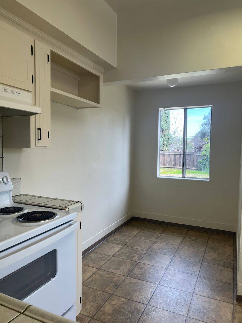 House for rent at 790 Sycamore Ave, Gustine, CA 95322