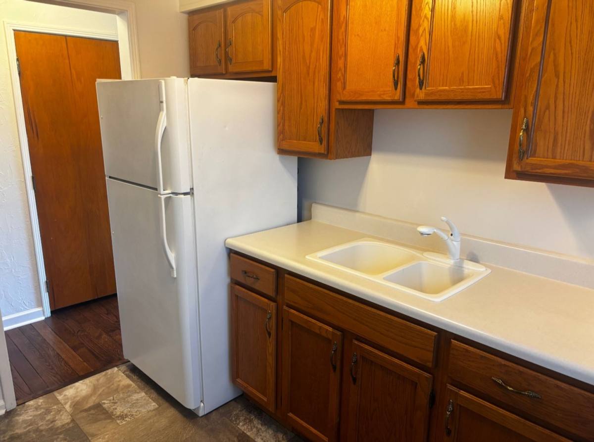 Apartment for rent at 1115 Edgewater Ave, Fort Wayne, IN 46805