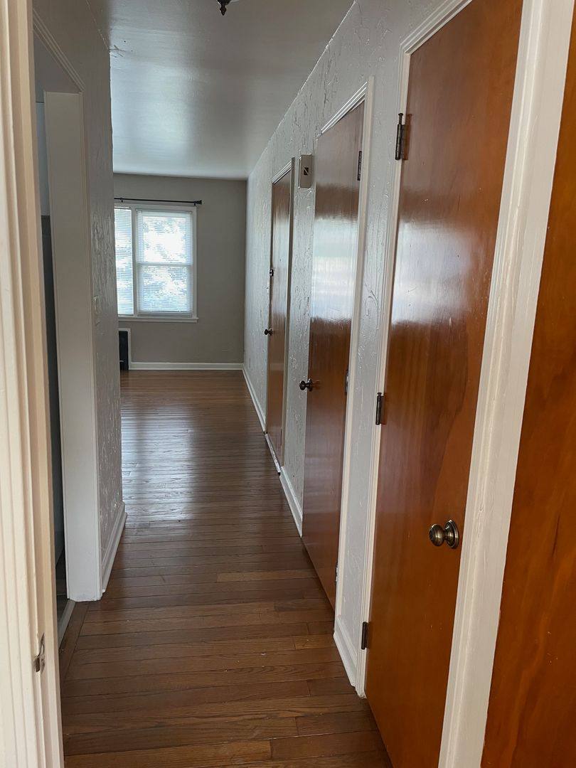 Apartment for rent at 1115 Edgewater Ave, Fort Wayne, IN 46805