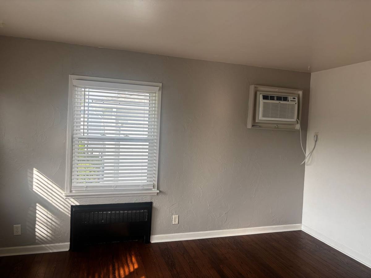Apartment for rent at 1115 Edgewater Ave, Fort Wayne, IN 46805