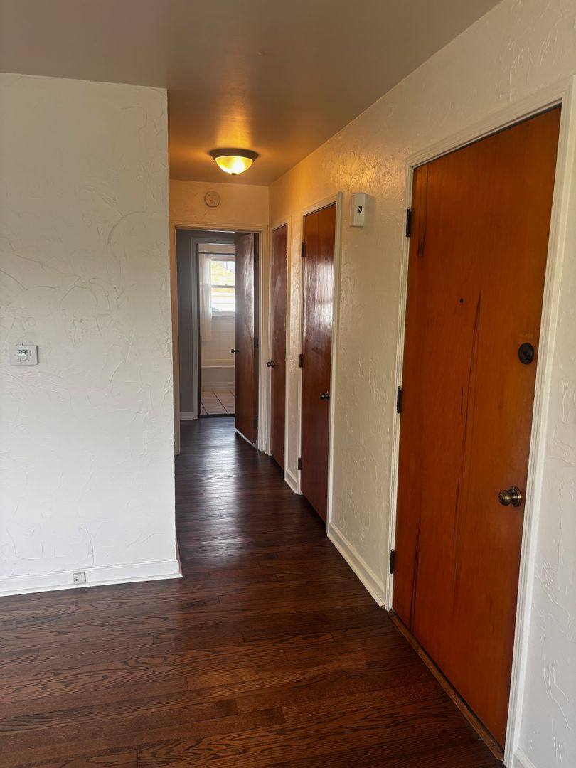 Apartment for rent at 1115 Edgewater Ave, Fort Wayne, IN 46805