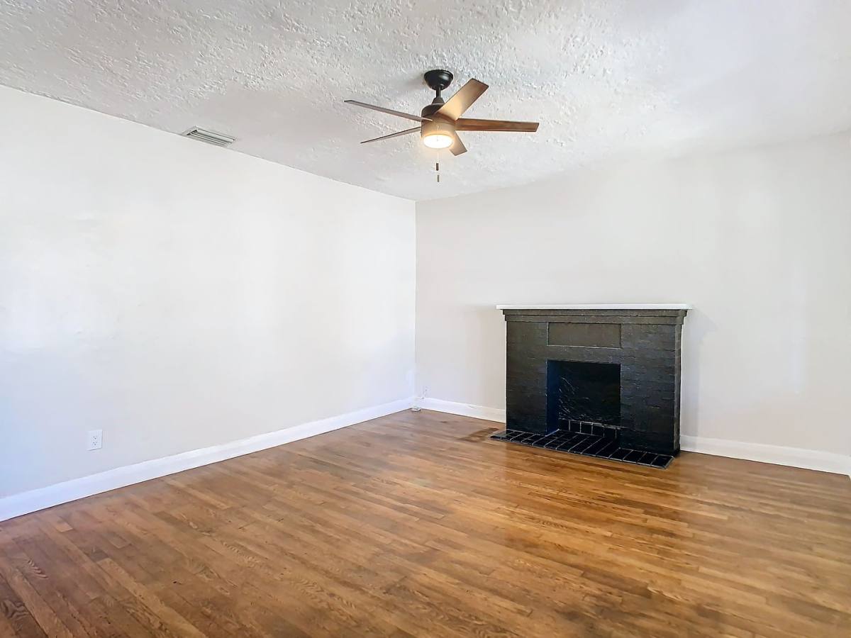 House for rent at 401 E Lambright St, Tampa, FL 33604