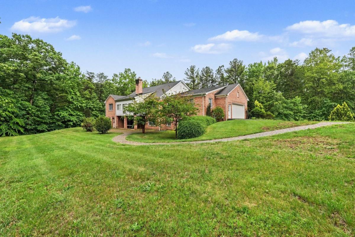 House for rent at 10 Piper Place, Fredericksburg, VA 22405