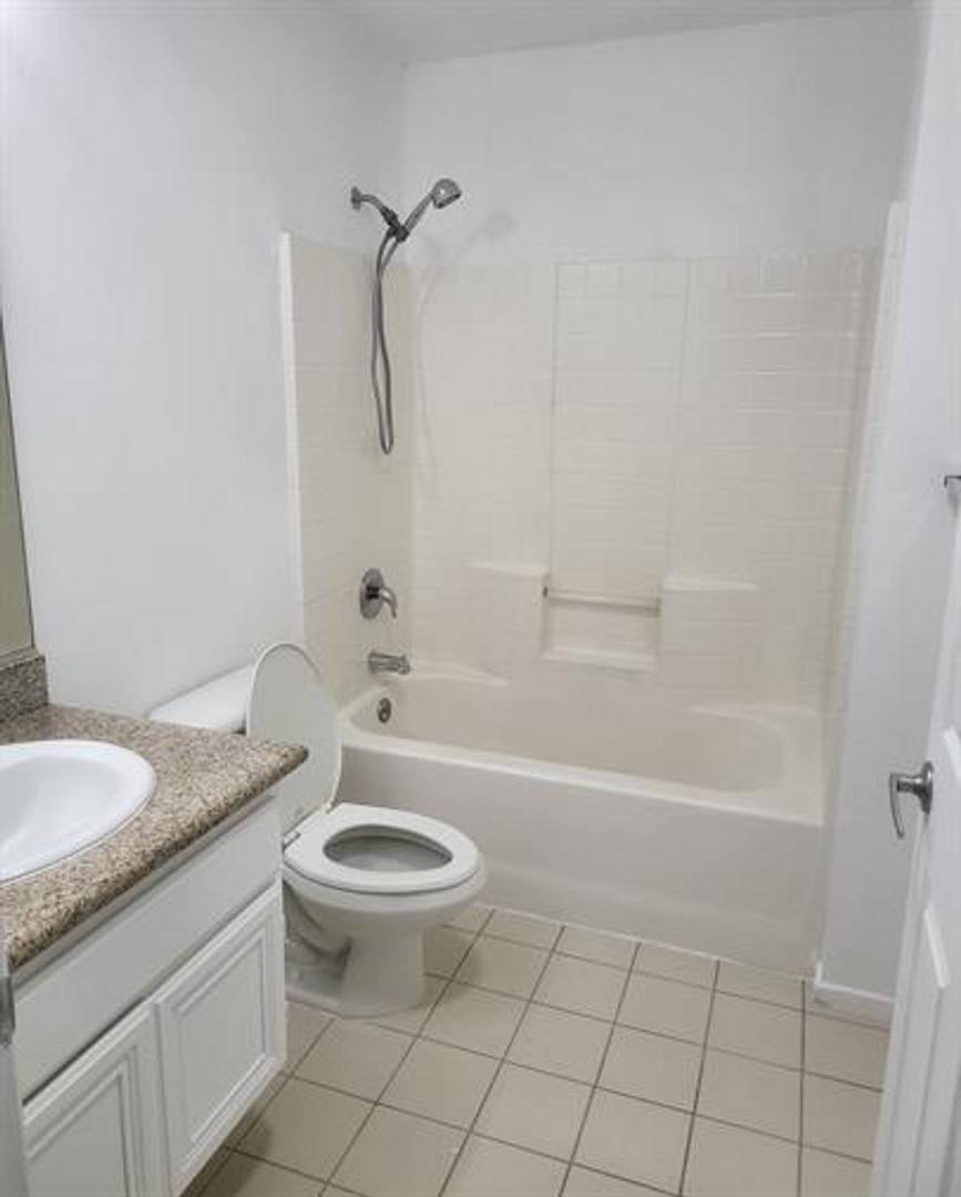 Apartment for rent at 600 Hosking Ave, Bakersfield, CA 93307