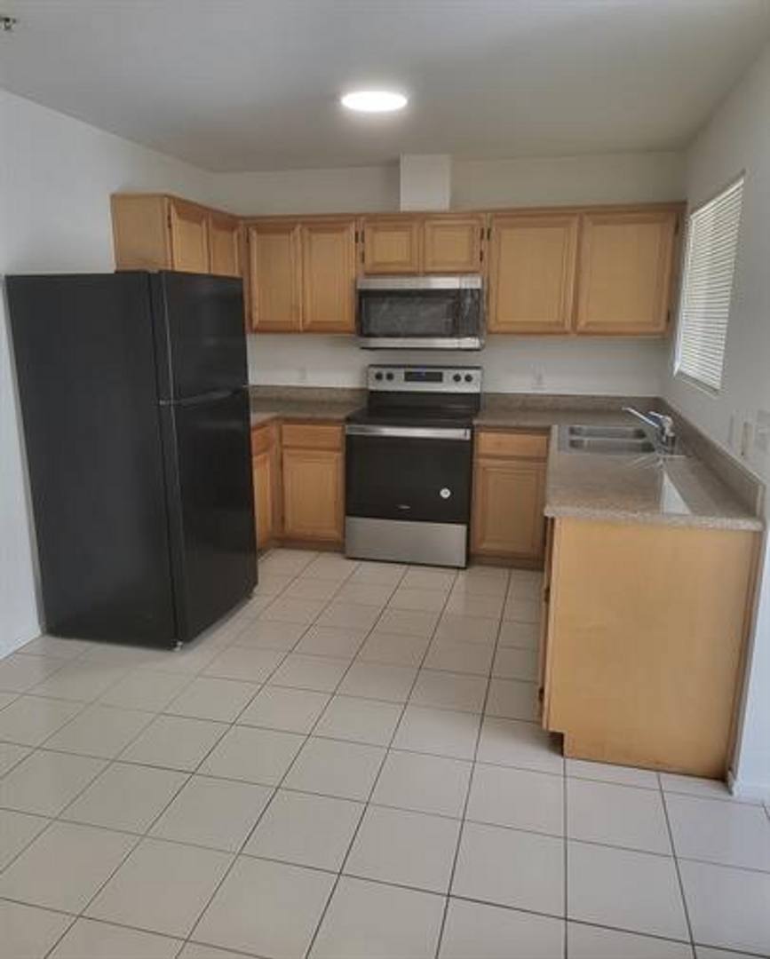 Apartment for rent at 600 Hosking Ave, Bakersfield, CA 93307