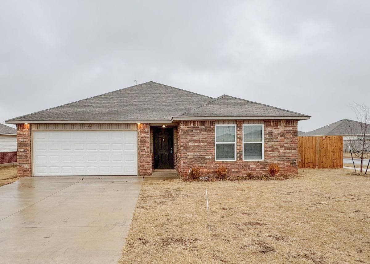 House for rent at 1109 S Appaloosa Lane, Mustang, OK 73064