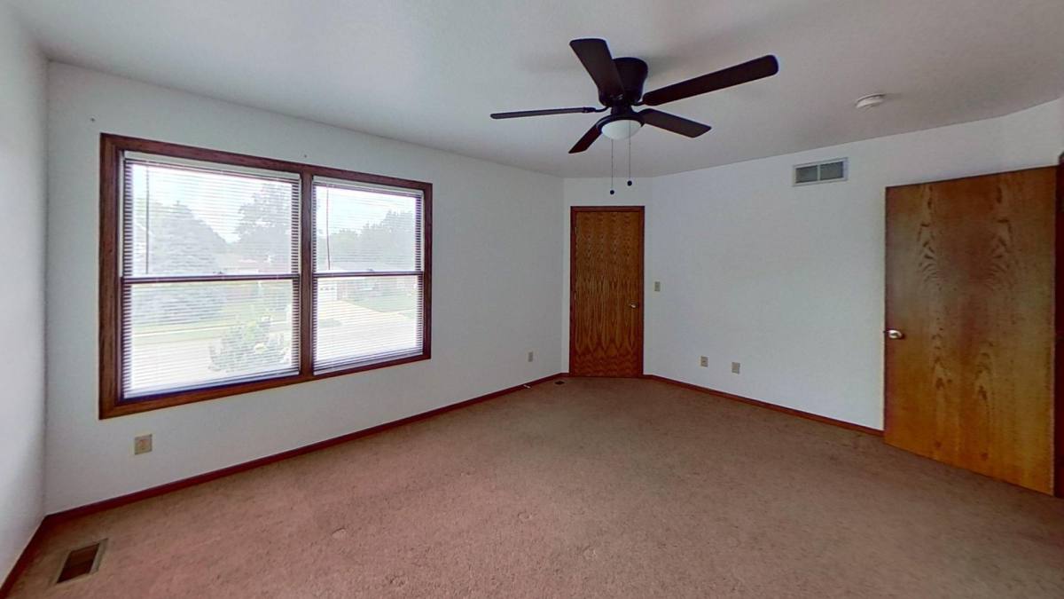 Townhouse for rent at 5101 Hickman Rd, Des Moines, IA 50310