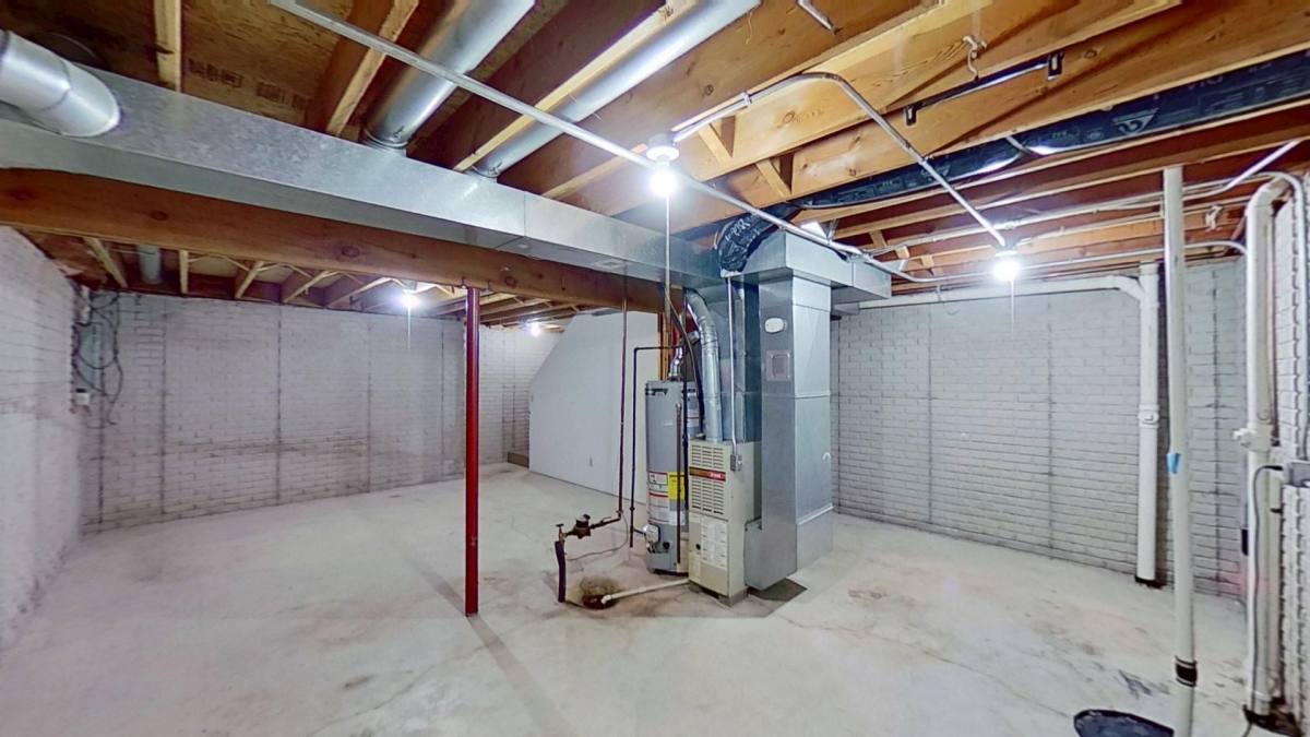 Townhouse for rent at 5101 Hickman Rd, Des Moines, IA 50310