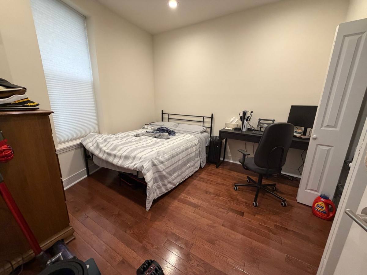 Apartment for rent at 652-54 W Roscoe, Chicago, IL 60657