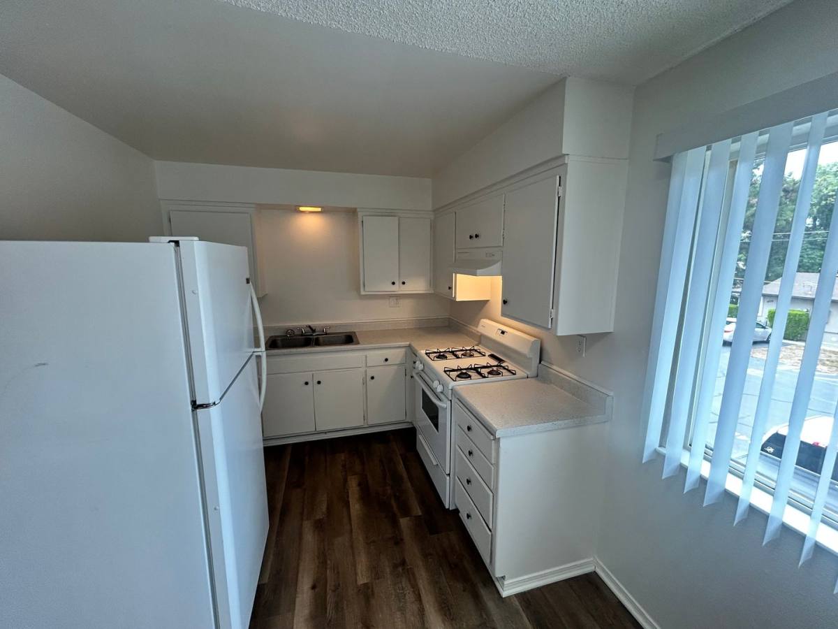 Apartment for rent at 804 Sutter Ave, Modesto, CA 95351