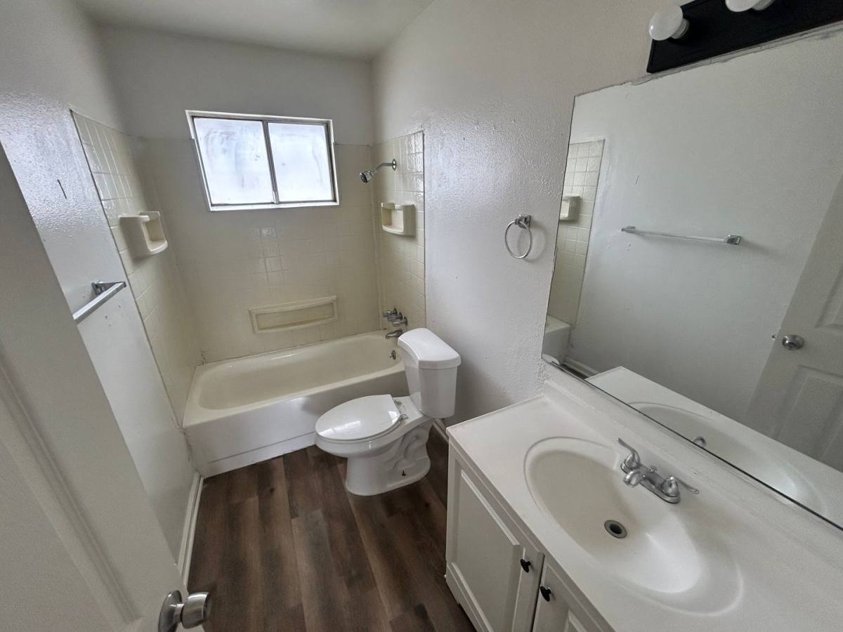 Apartment for rent at 804 Sutter Ave, Modesto, CA 95351