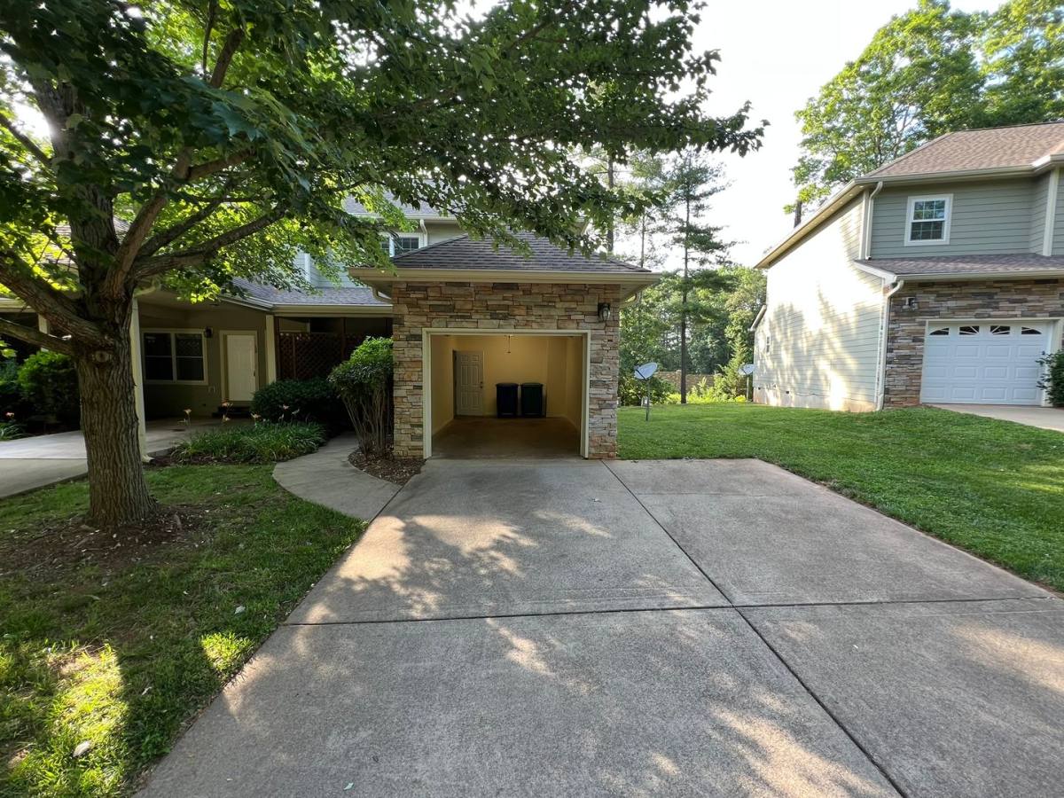 Townhouse for rent at 14 Pepperbrush Trail, Arden, NC 28704