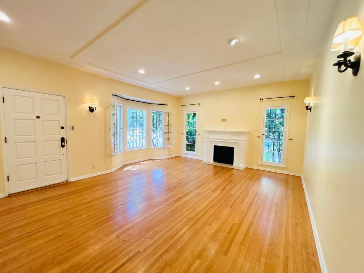 Apartment for rent at 1200 S Alfred St, Los Angeles, CA 90035