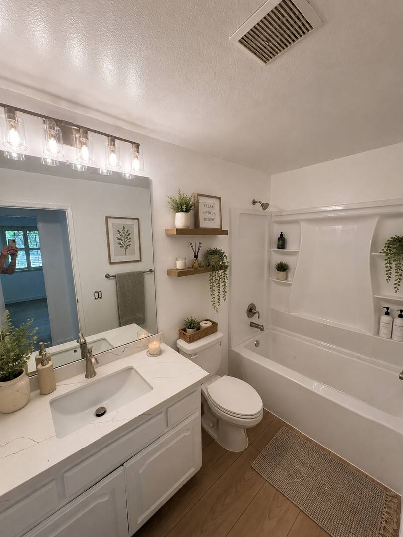 Townhouse for rent at 6322 Caminito Lazaro, San Diego, CA 92111