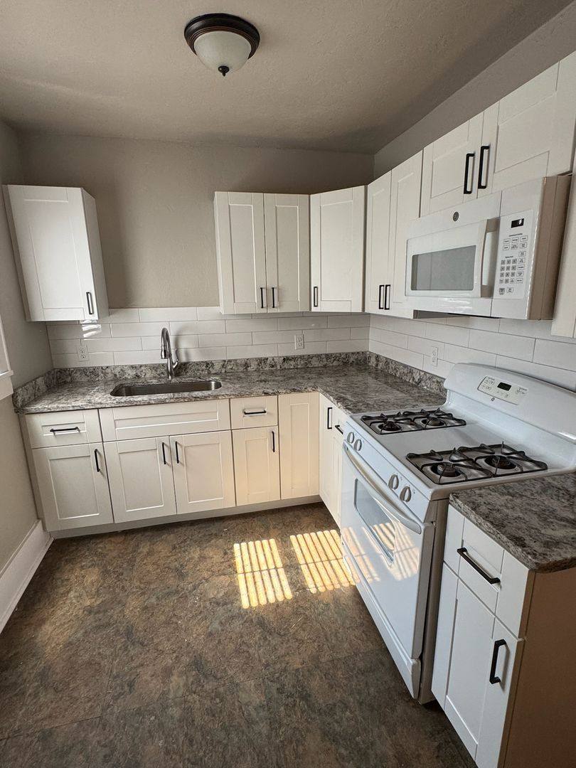 Apartment for rent at 202 E 14th St, Ada, OK 74820