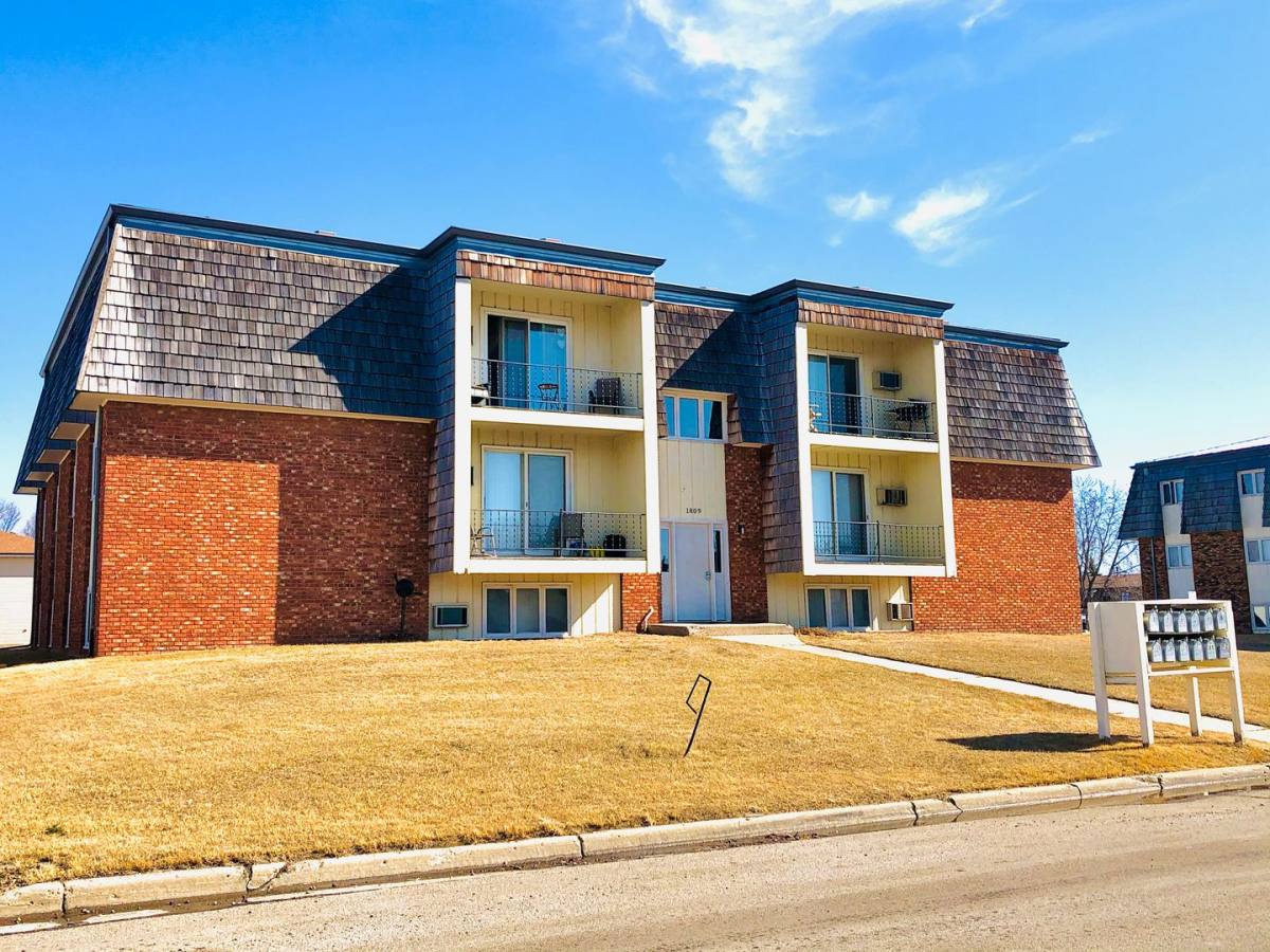 Apartment for rent at 1809 5th St SE, Minot, ND 58701