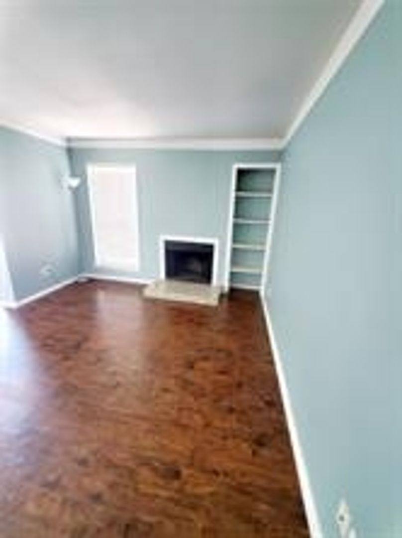 Condo for rent at 18333 Roehampton Dr, Dallas, TX 75252