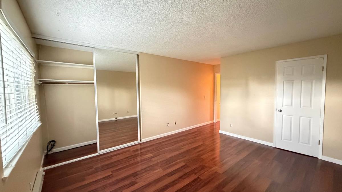 Apartment for rent at 101 Glen Eyrie Ave, San Jose, CA 95125