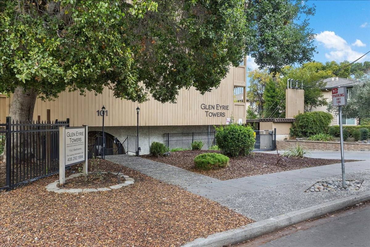 Apartment for rent at 101 Glen Eyrie Ave, San Jose, CA 95125