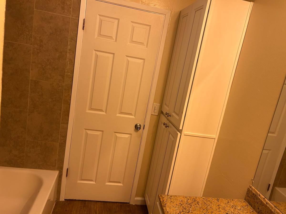 Apartment for rent at 101 Glen Eyrie Ave, San Jose, CA 95125