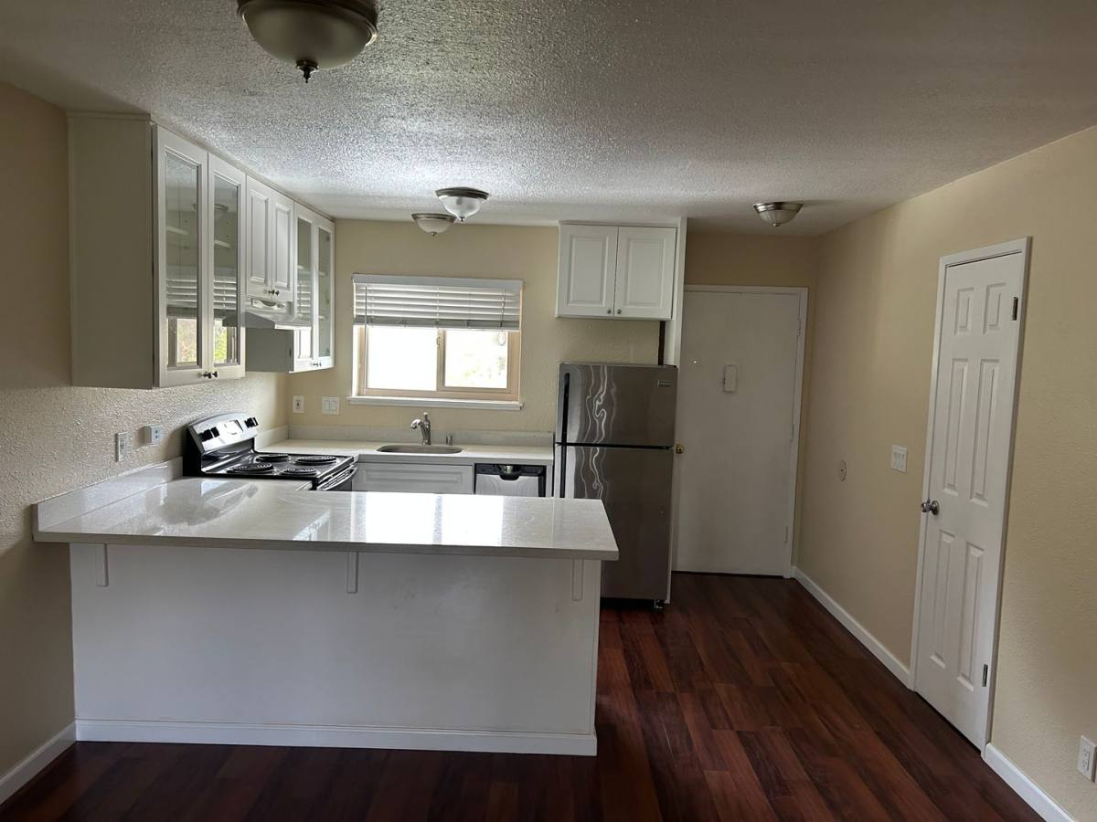 Apartment for rent at 101 Glen Eyrie Ave, San Jose, CA 95125
