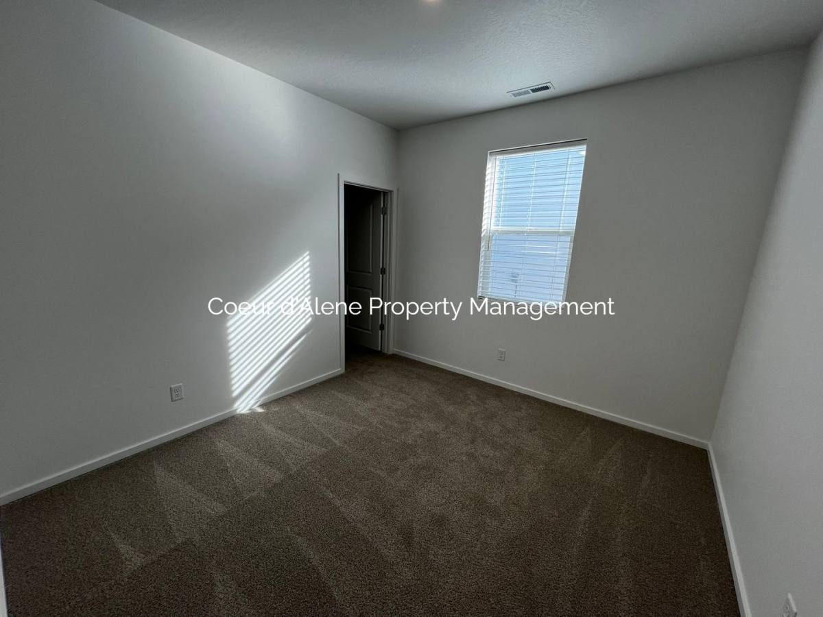 House for rent at 5212 E Aquila Ave, Post Falls, ID 83854