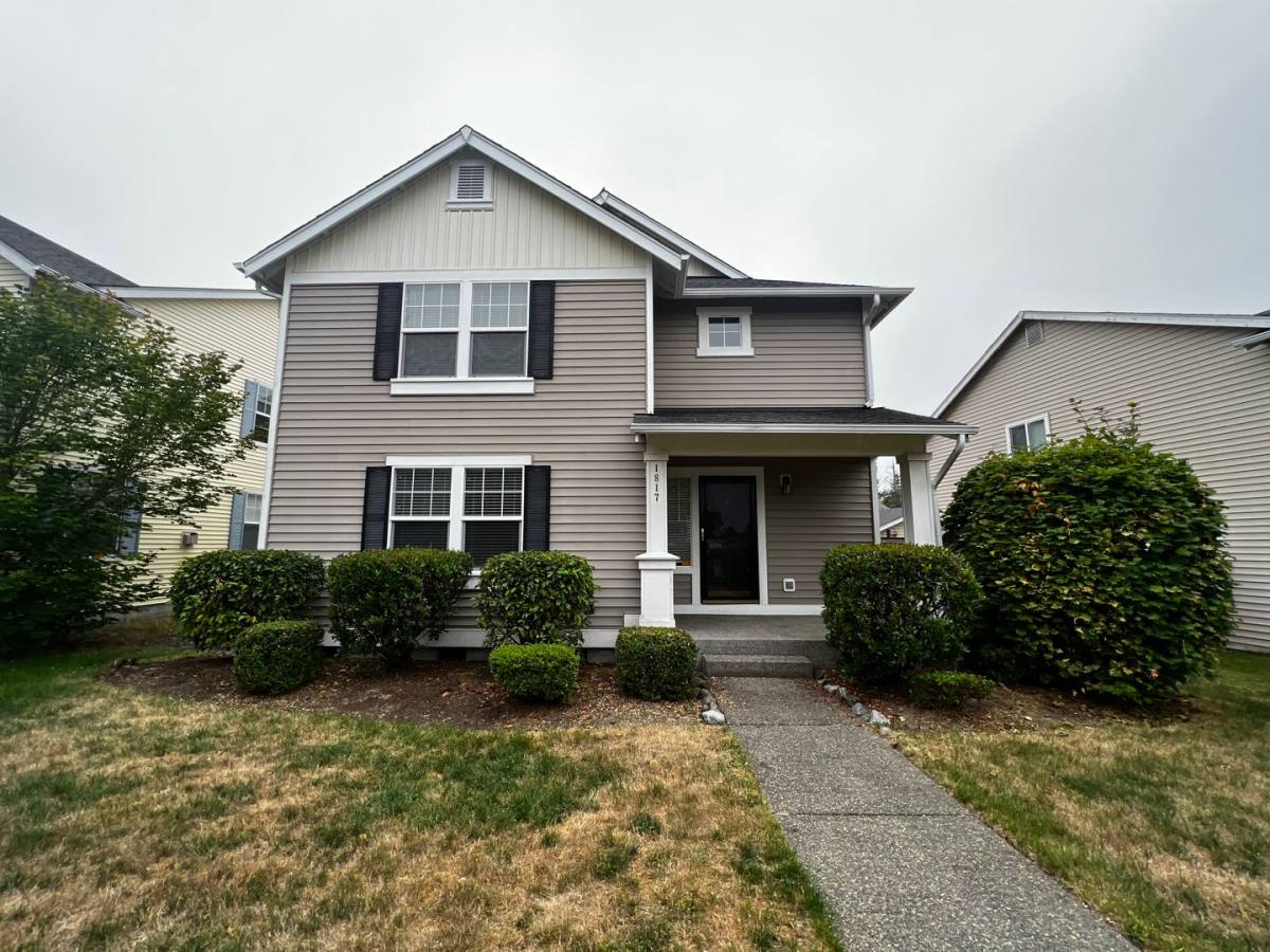 House for rent at 1817 Johnson Ave, Dupont, WA 98327