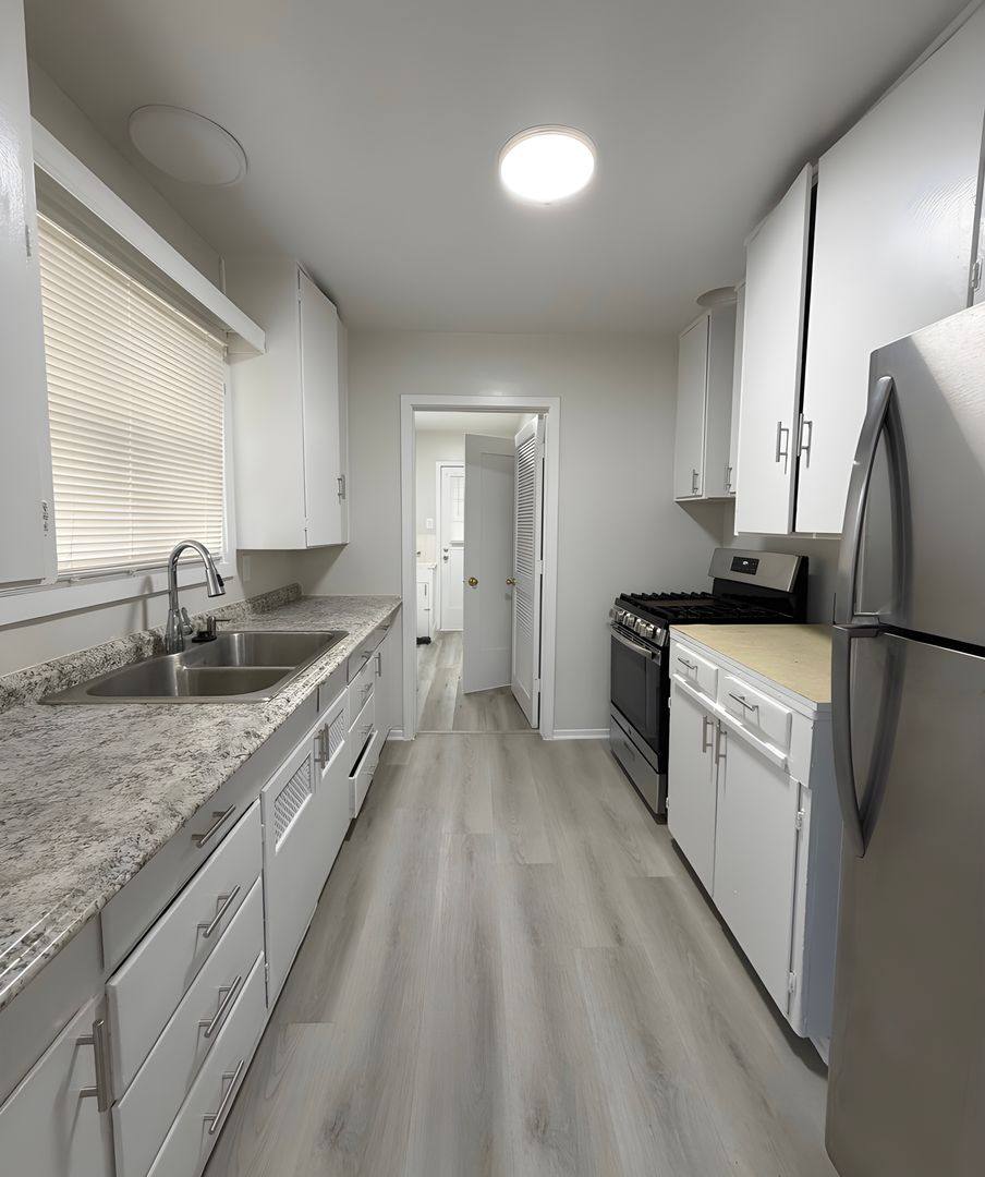 Apartment for rent at 231-233 W 81st St, Los Angeles, CA 90003