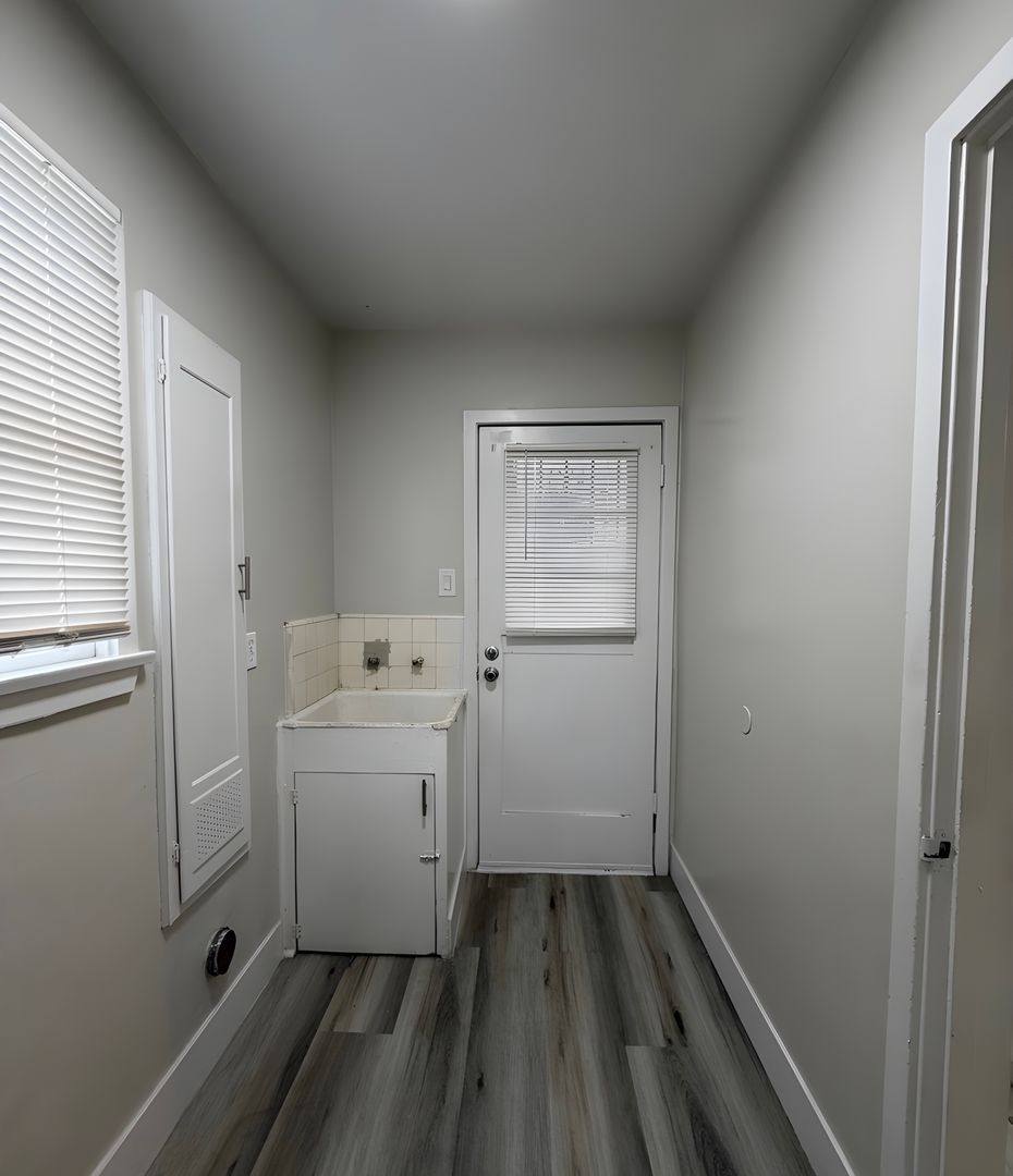 Apartment for rent at 231-233 W 81st St, Los Angeles, CA 90003
