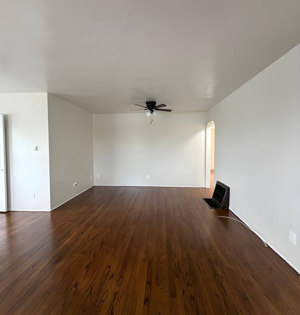Apartment for rent at 231-233 W 81st St, Los Angeles, CA 90003