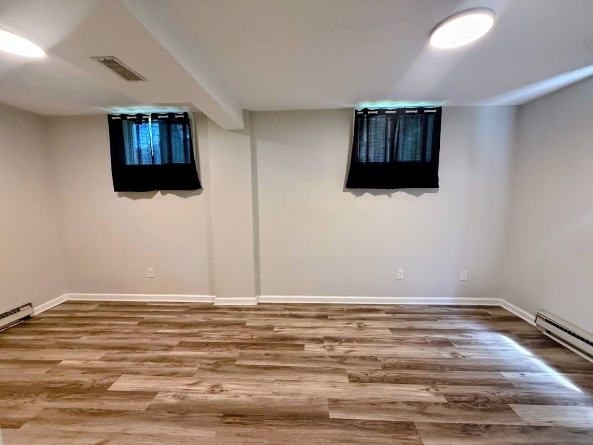 Apartment for rent at 323 Bender Ave, Akron, OH 44312